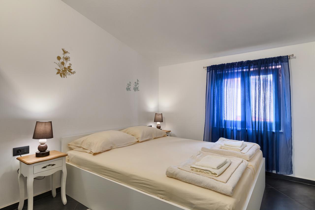 Apartments Ines Pula Exterior foto